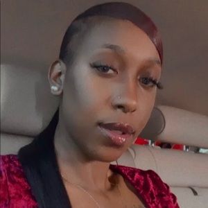 Meet your Posher, Deonica